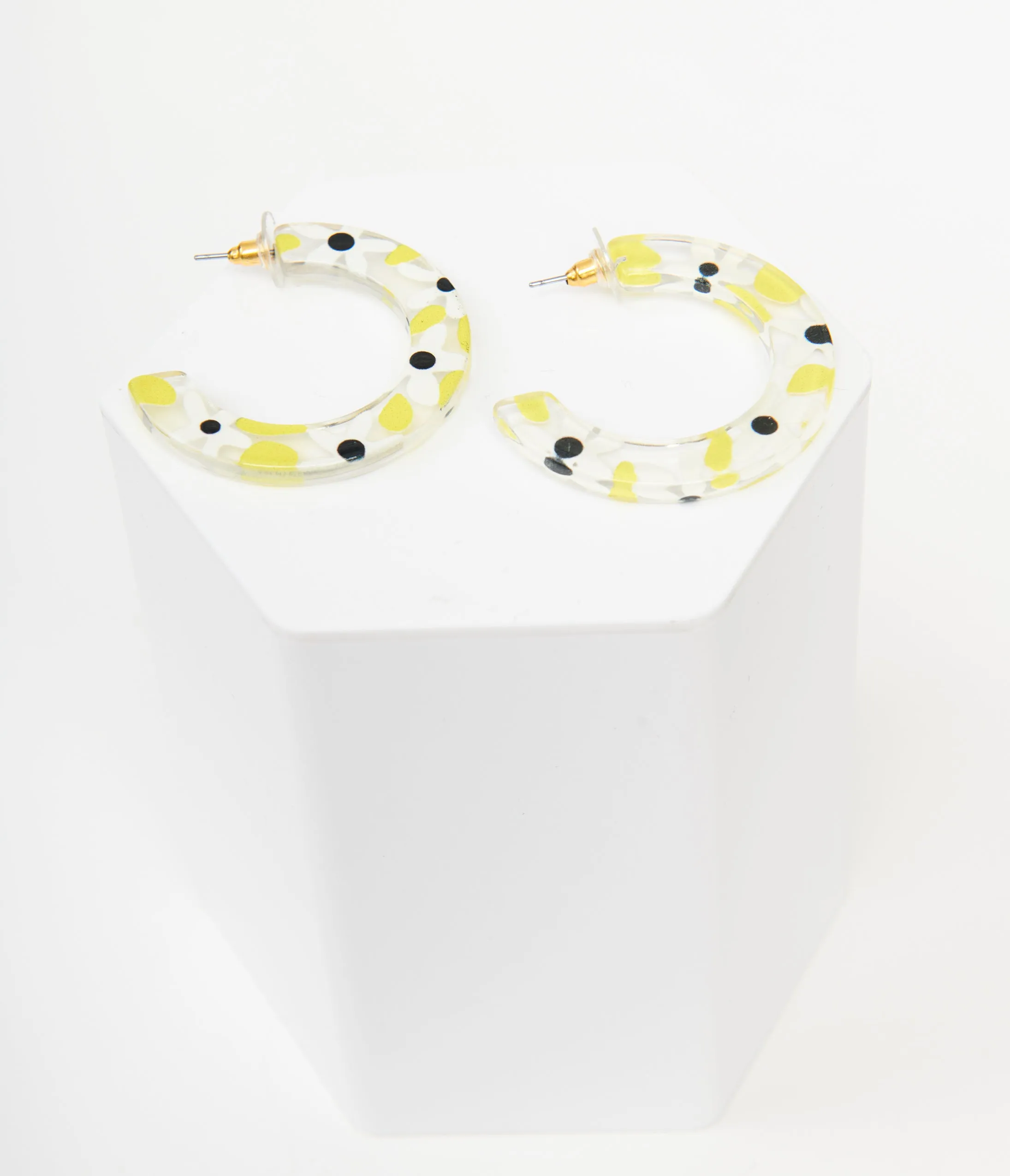 1960s White & Yellow Daisy Hoop Earrings