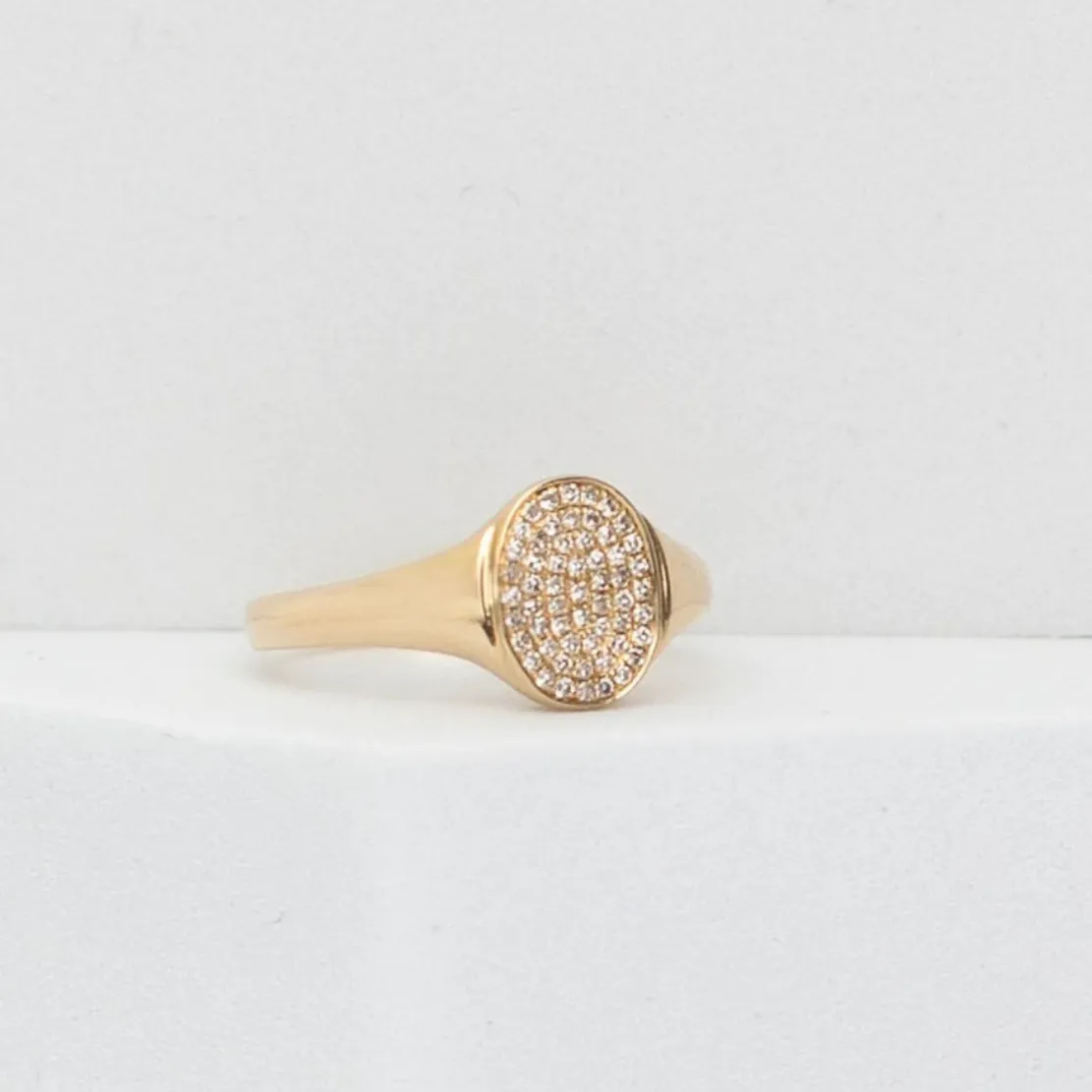 CADY DIAMONDOVAL SIGNET RING