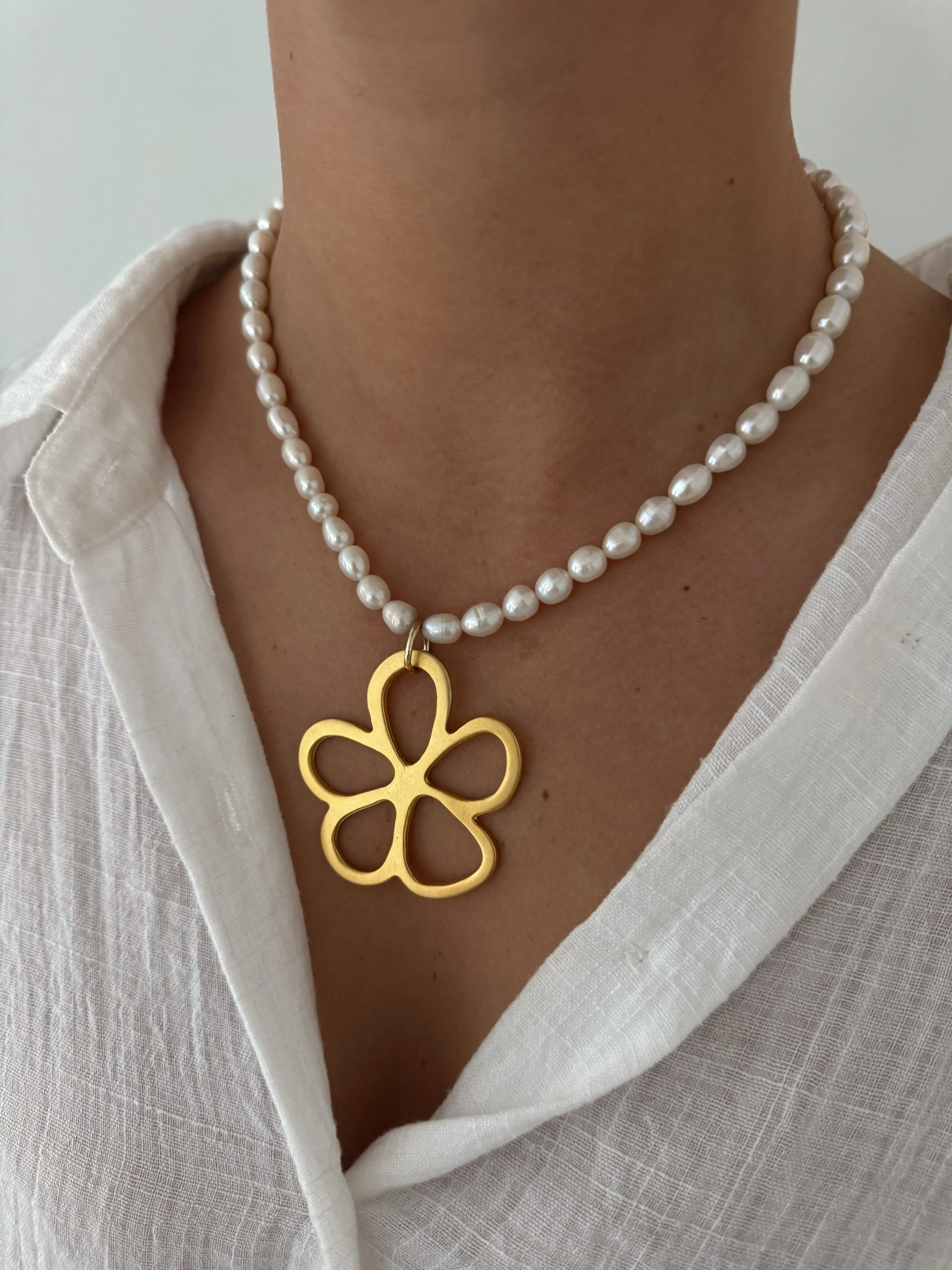 DAISY NECKLACE