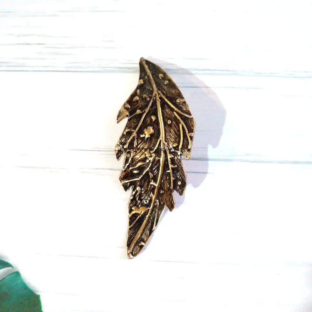 Oxidized Leaf Pendant